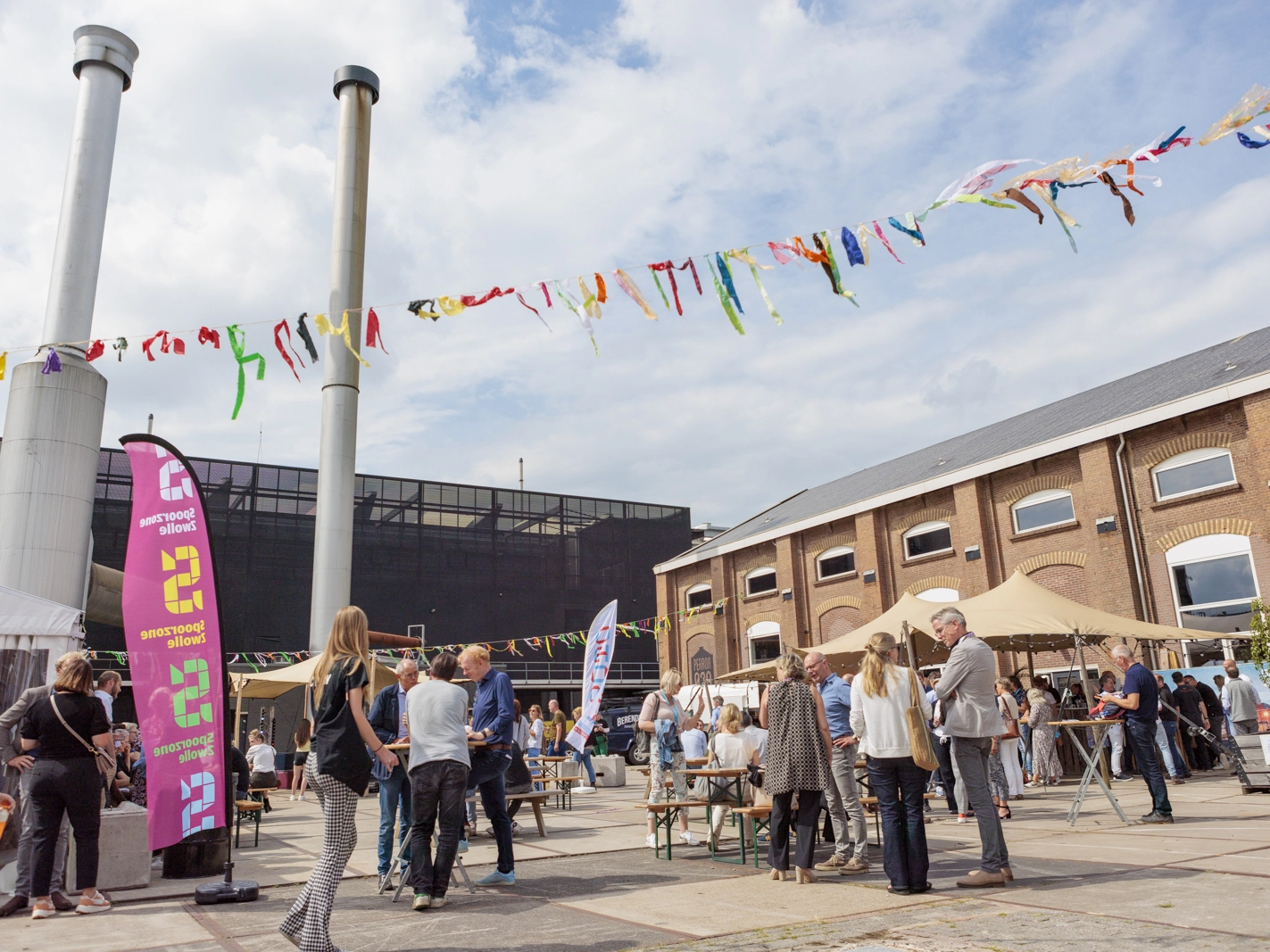 Sfeerfoto van een event bij Perron038, een locatie binnen de Spoorzone Zwolle