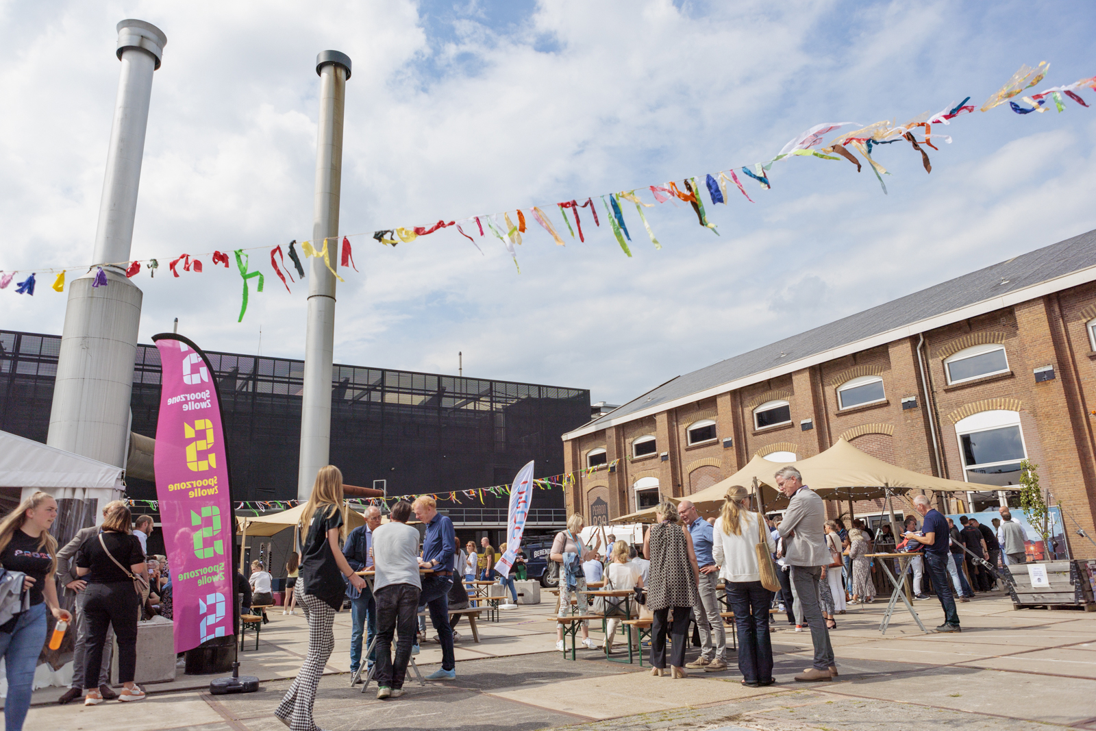 Sfeerfoto van een event bij Perron038, een locatie binnen de Spoorzone Zwolle